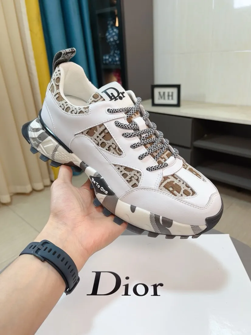 Men's men's shoes 💰458🌹🌹【Dior】Best-selling official website world premiere🔝High-end men's shoes brand official website latest series: The upper is made of imported cowhide with specially designed fabrics➕Mesh breathable lining. Make walking more convenient and comfortable! Compared with the official quality, Midea’s 1:1 replica. Create a fashionable personality to set off your uniqueness! A must-have for trendy men! Classic style. Men's sizes: 38-44.